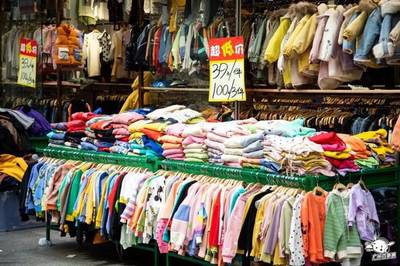 凌晨4点，广州白马服装市场 淘宝服装的源头